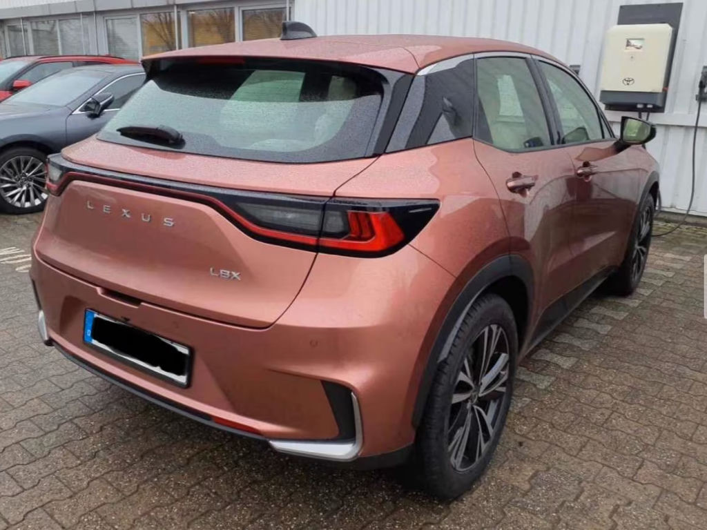 Lexus LBX