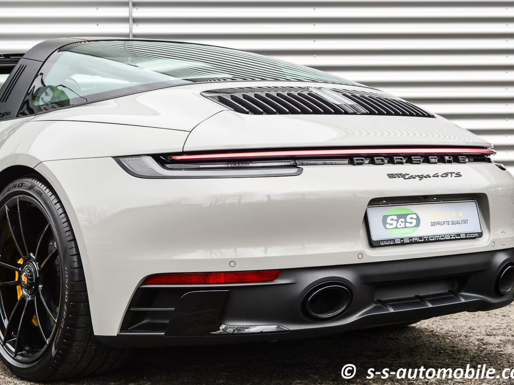 Porsche 992