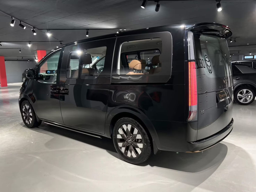 Hyundai Staria Signature Vierwielaandrijving