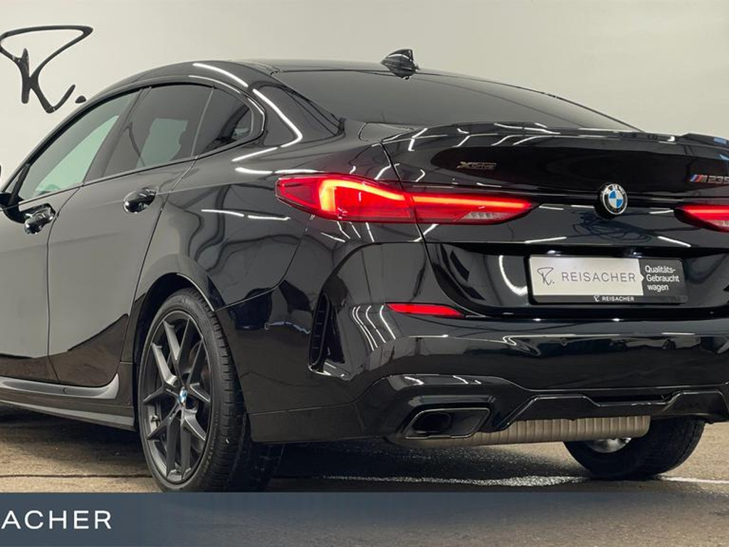 BMW M235