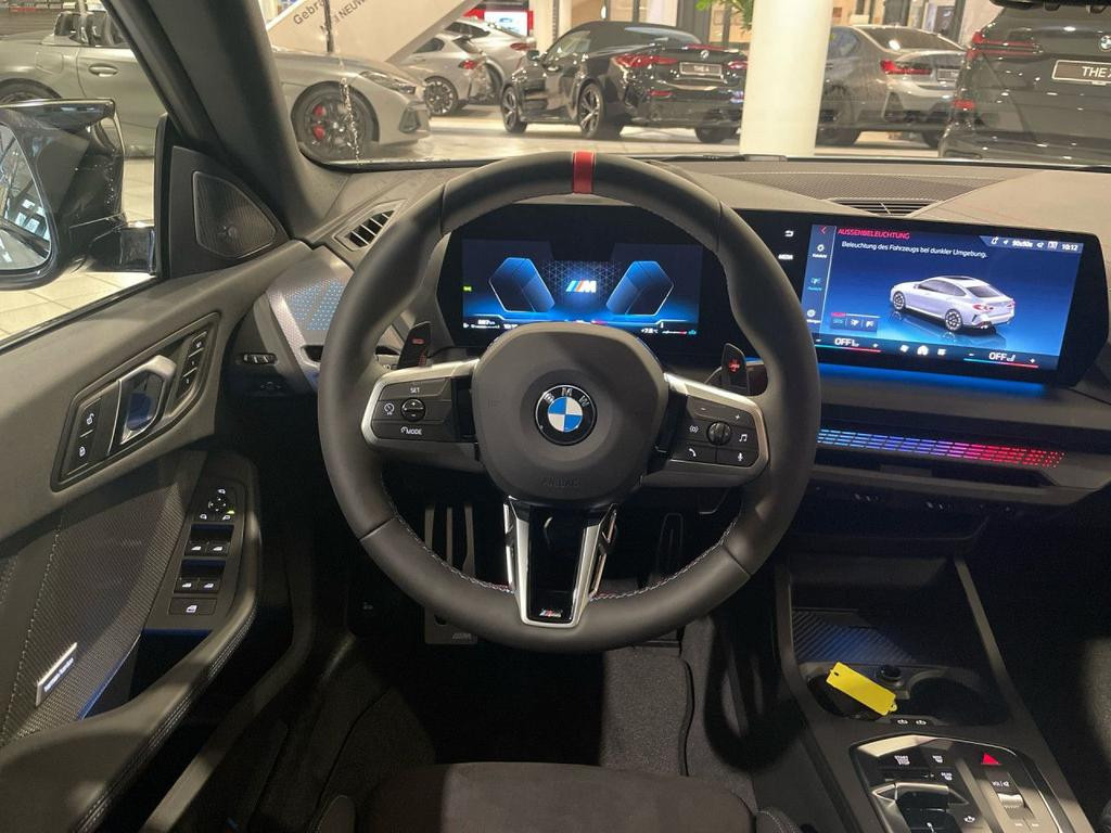 BMW M235