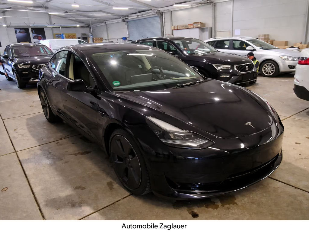 Tesla Model 3 RWD