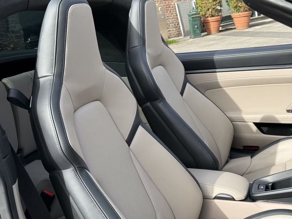 Porsche 992 GTS Turbo Targa Cabrio 4