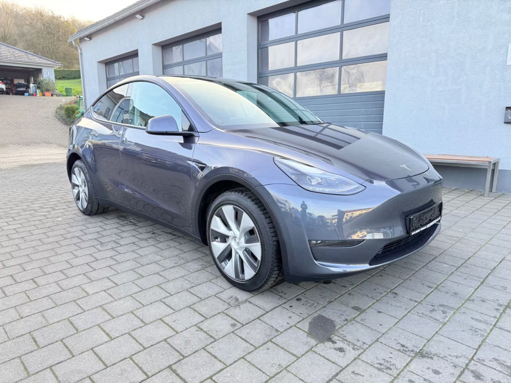 Tesla Model Y Long Range