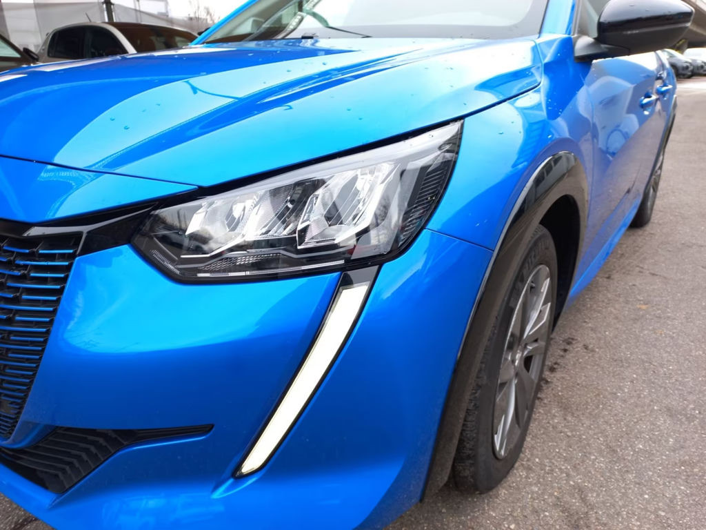 Peugeot e-208