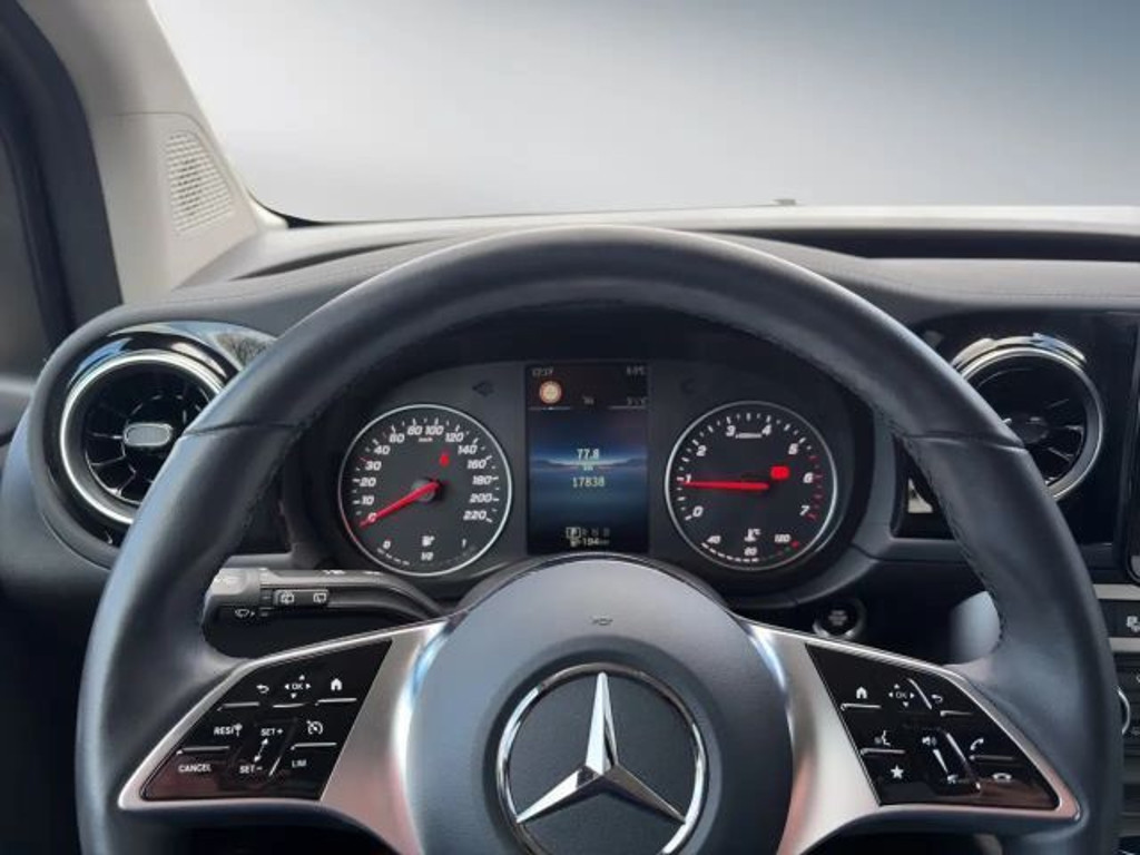 Mercedes-Benz T 180