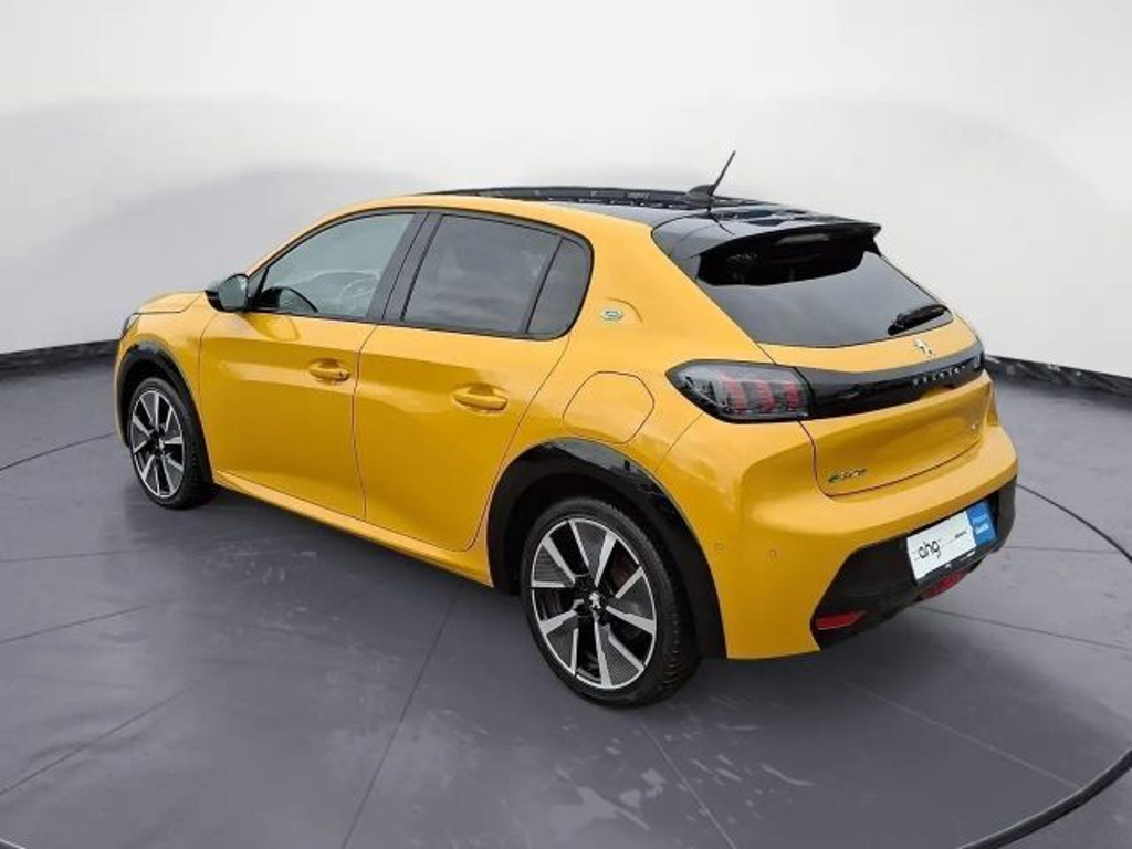 Peugeot e-208