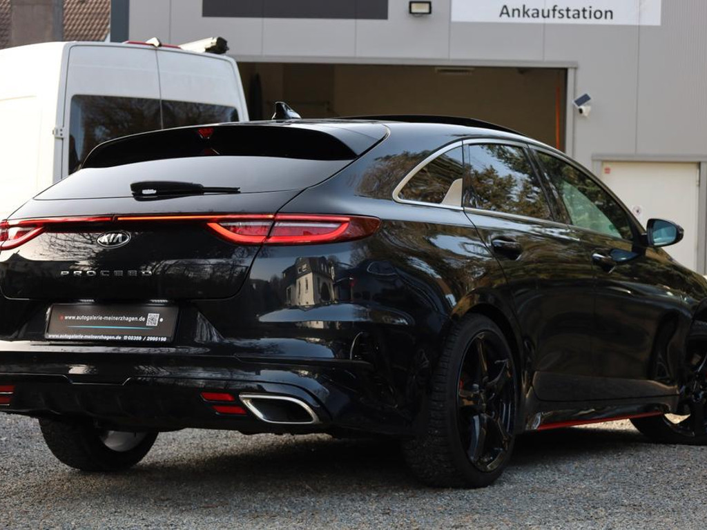 Kia ProCeed