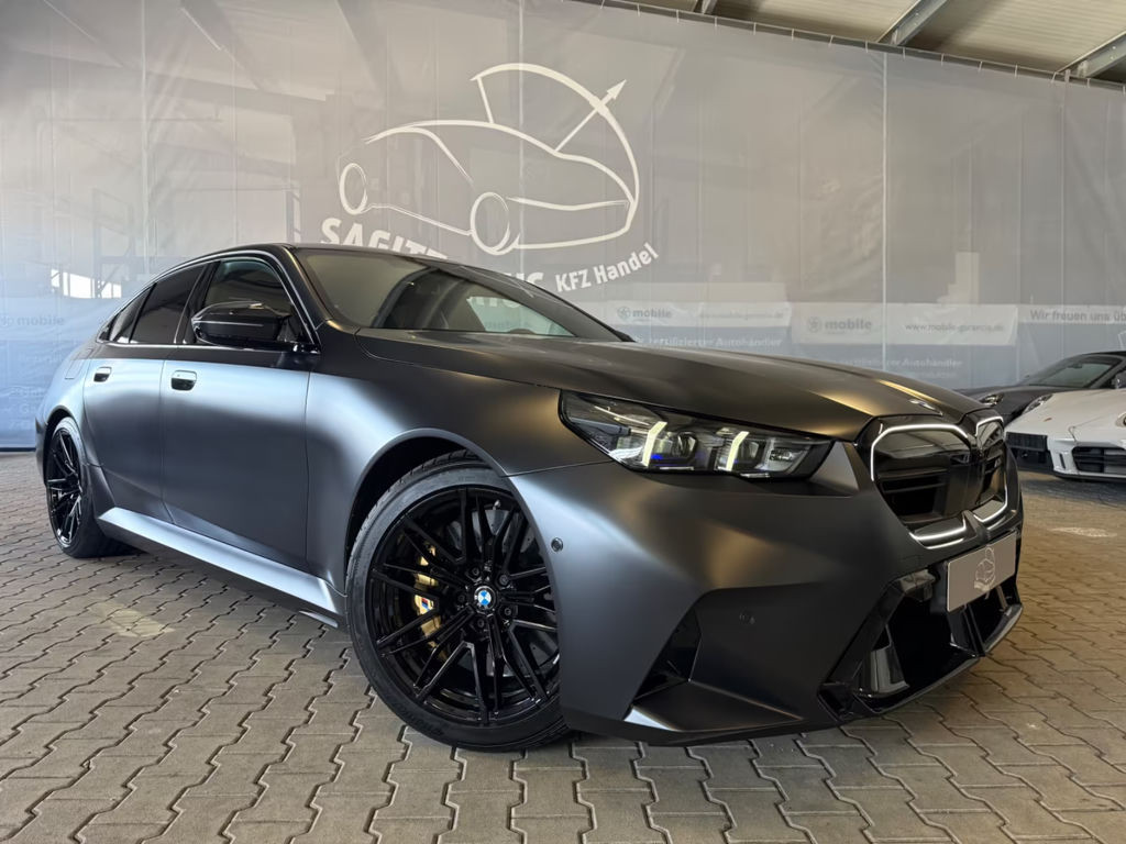 BMW M5 Sedan