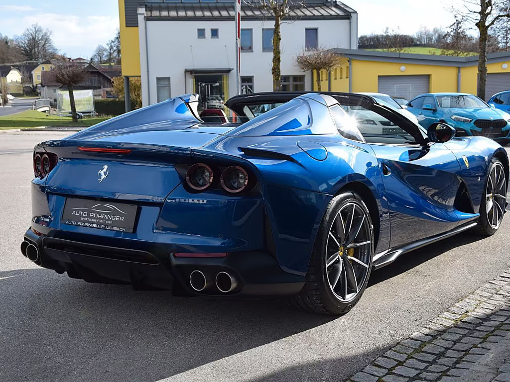 Ferrari 812
