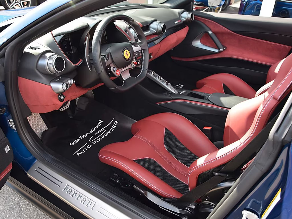 Ferrari 812