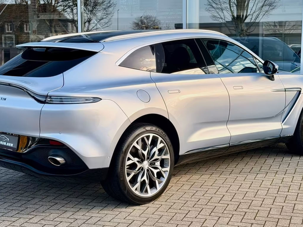 Aston Martin DBX