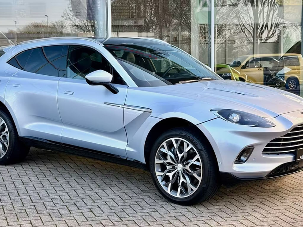Aston Martin DBX