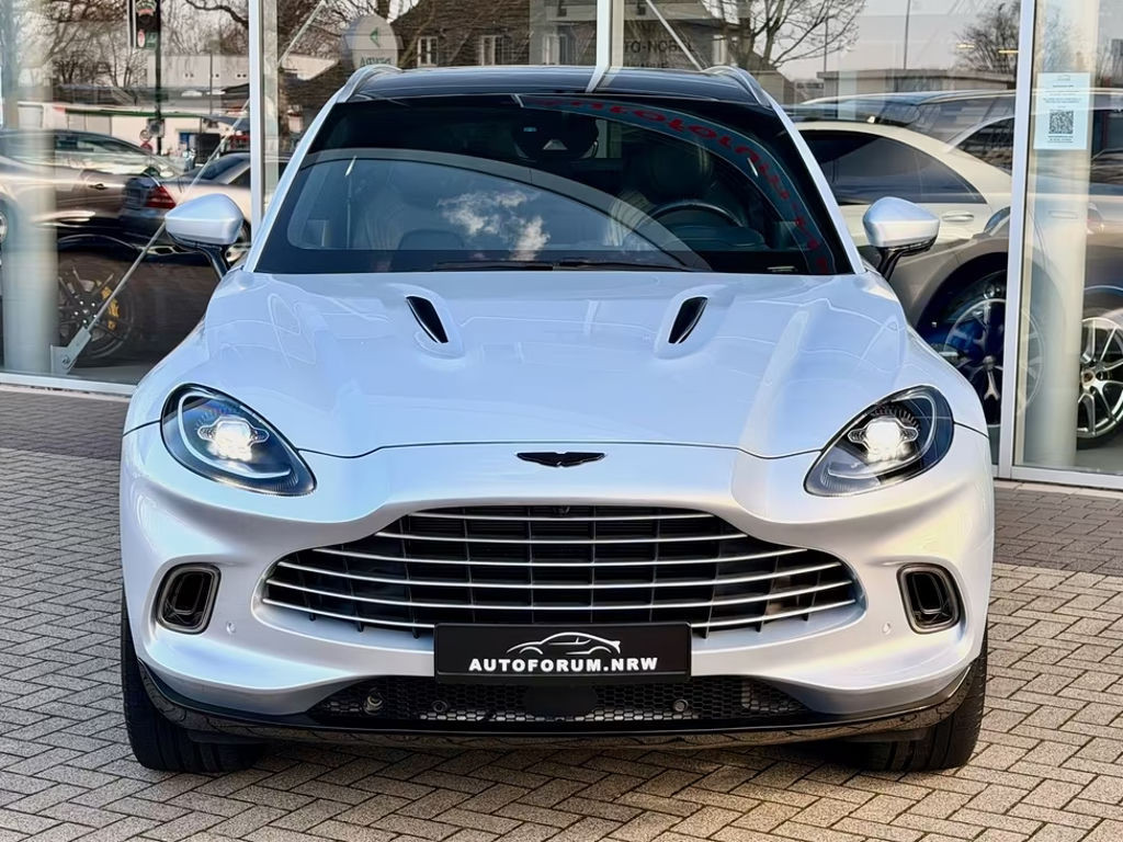 Aston Martin DBX