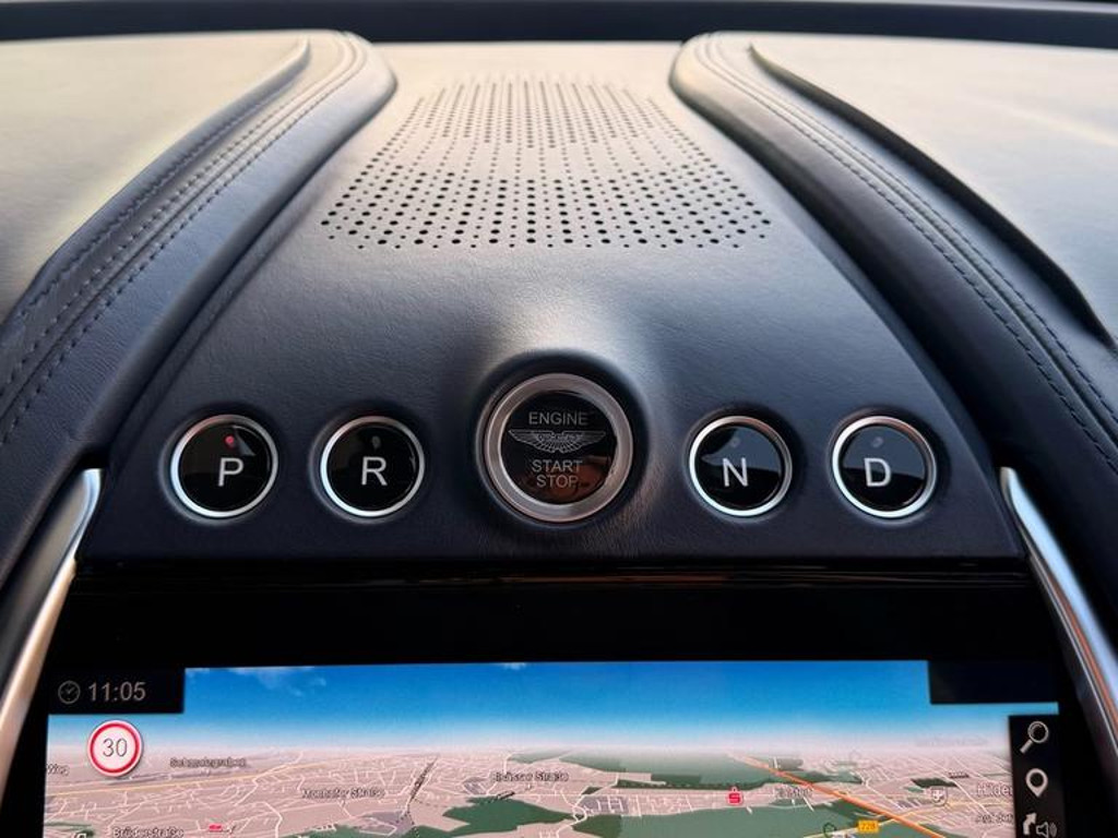 Aston Martin DBX