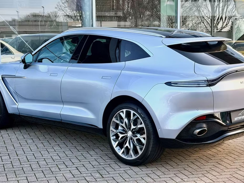 Aston Martin DBX