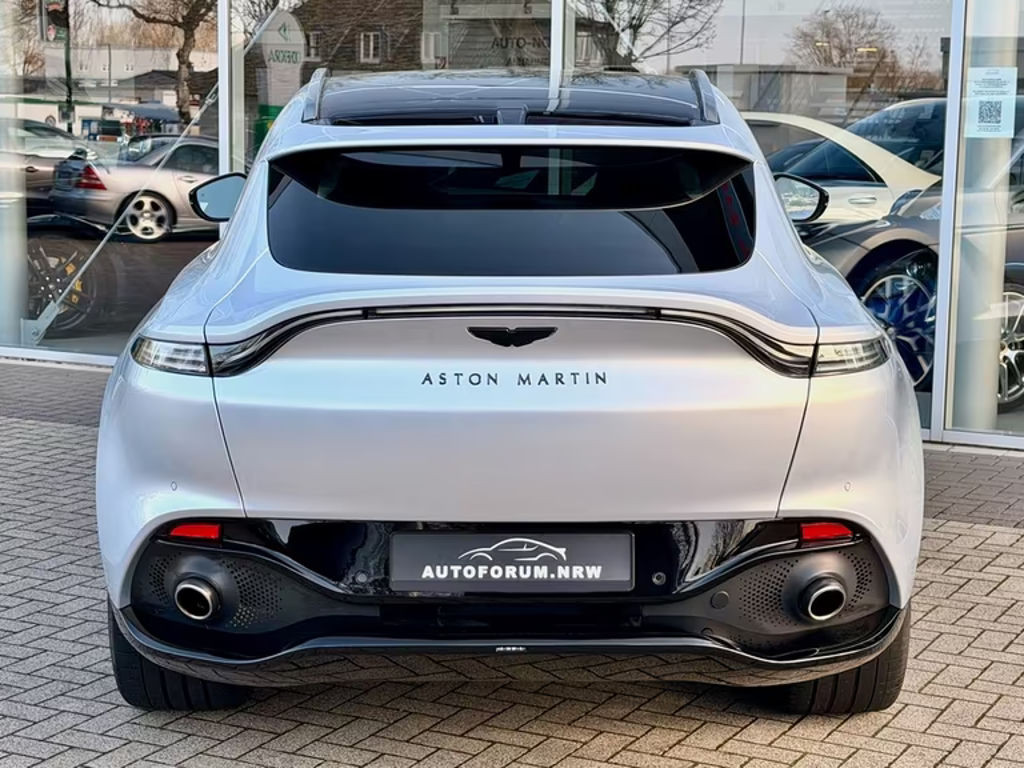 Aston Martin DBX