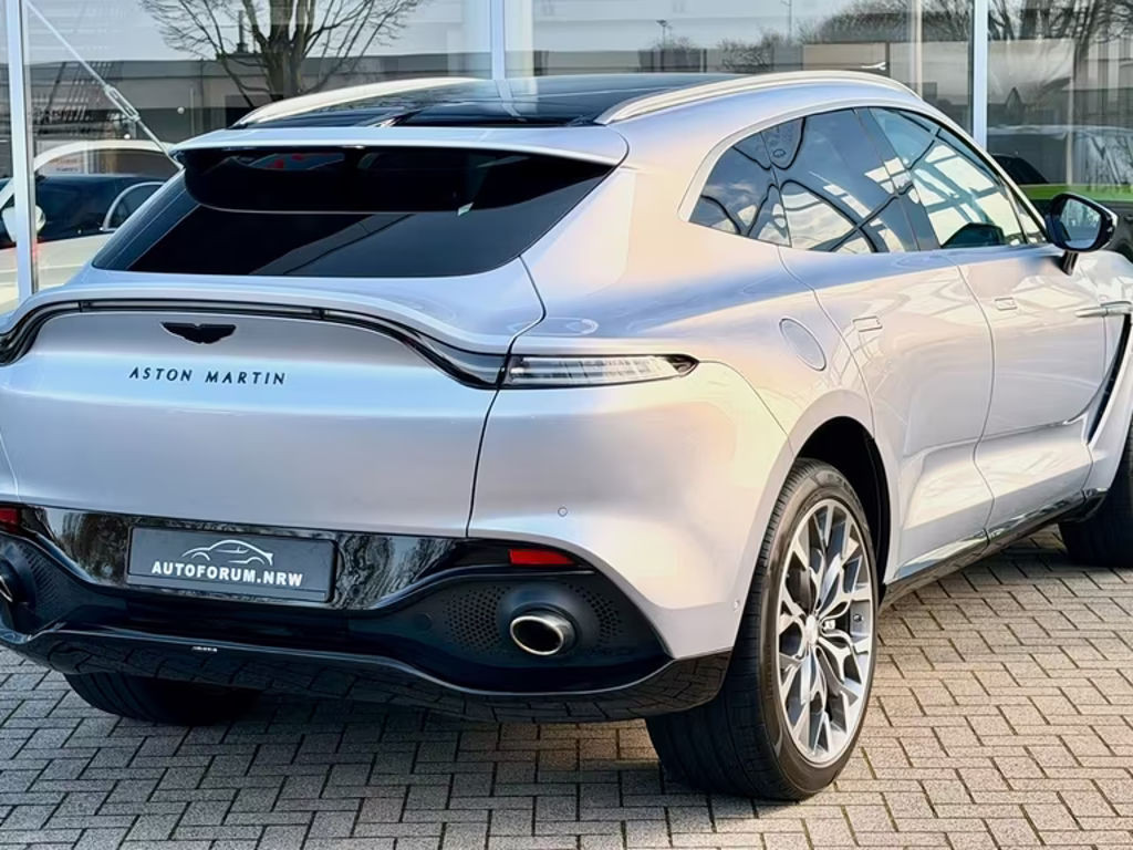Aston Martin DBX