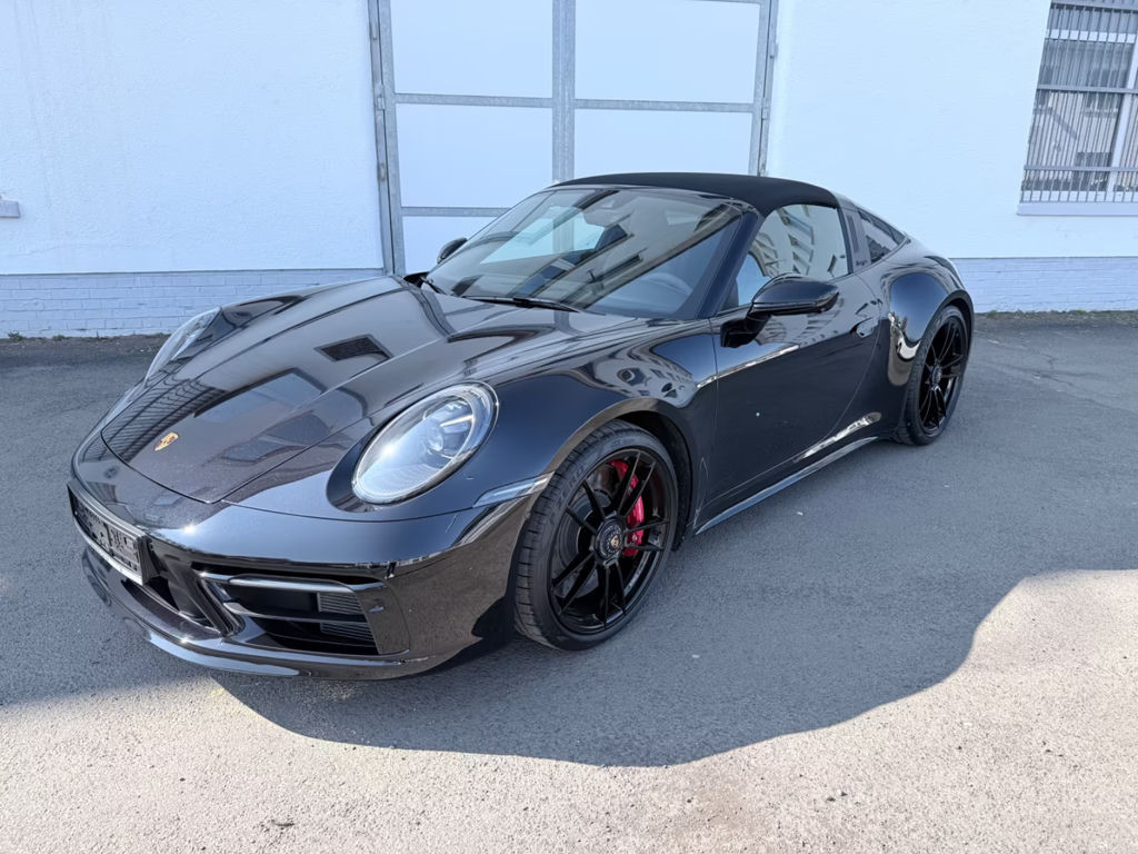 Porsche 992 GTS Targa Cabrio 4