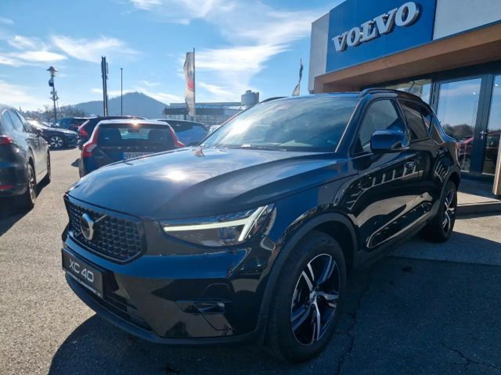 Volvo XC40 Plus Dark