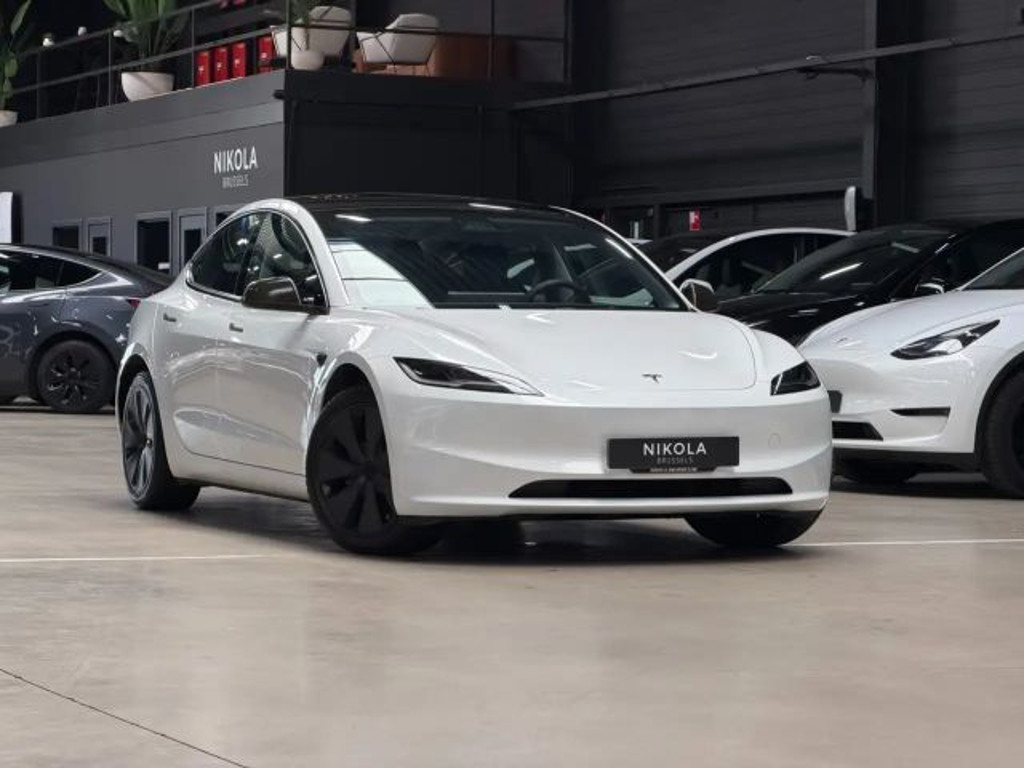 Tesla Model 3 RWD