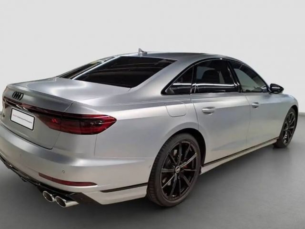 Audi S8