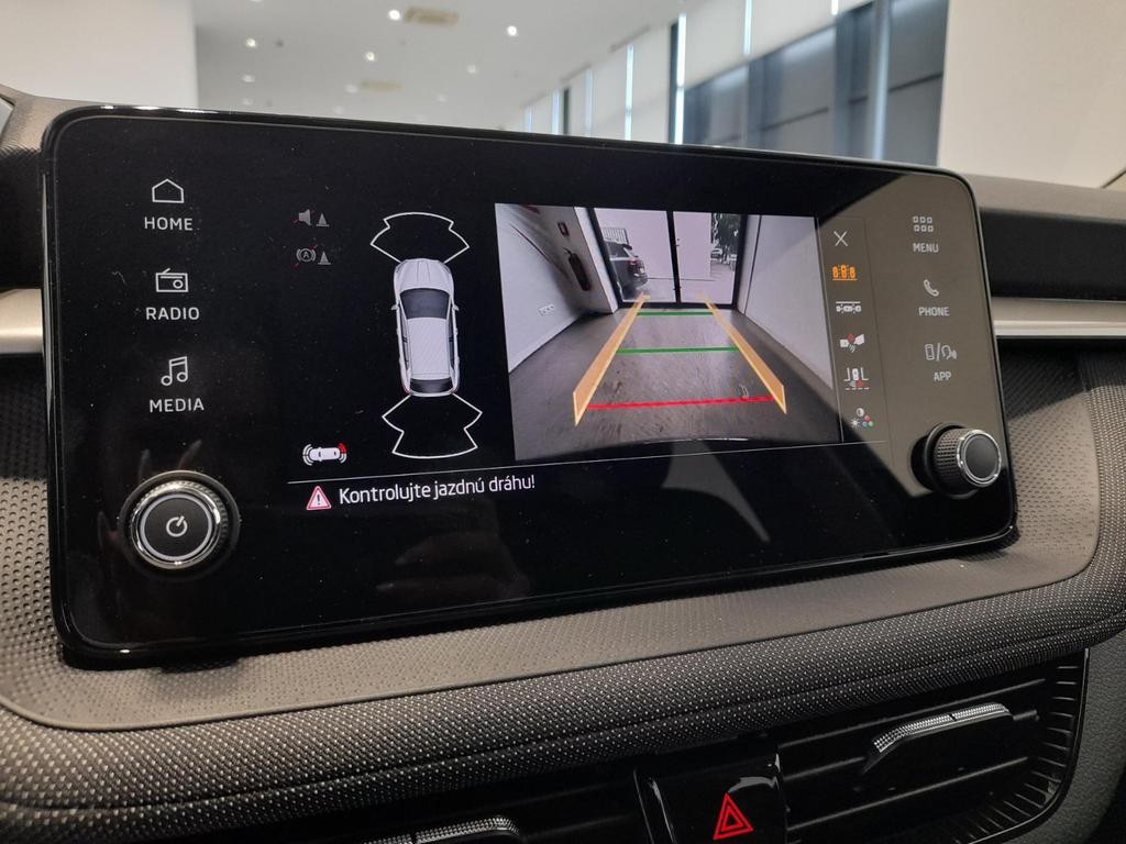 Skoda Fabia 85KW DSG Kamera PDC v+hi Shzg ALU Garantie
