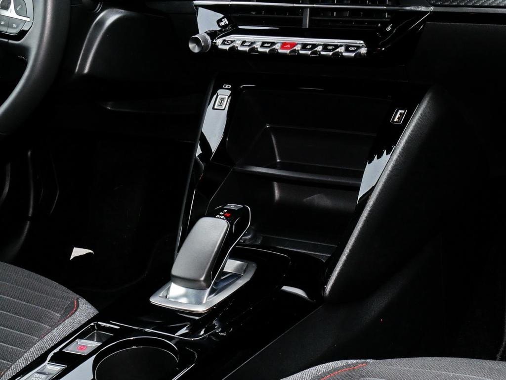 Peugeot e-2008