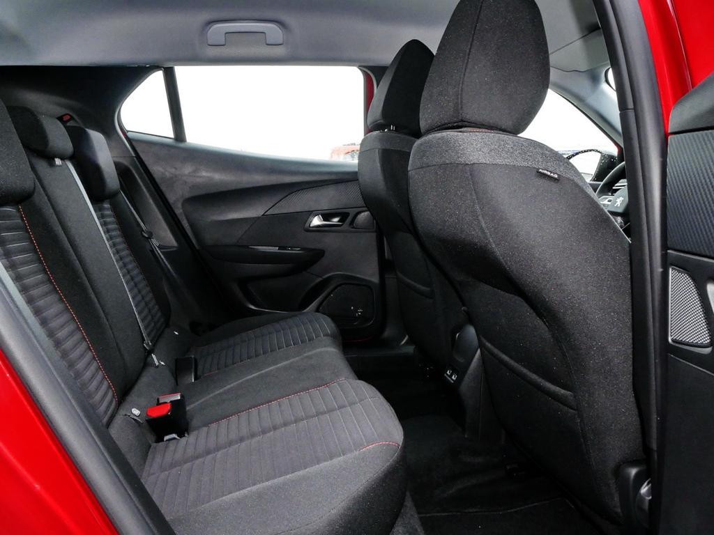 Peugeot e-2008