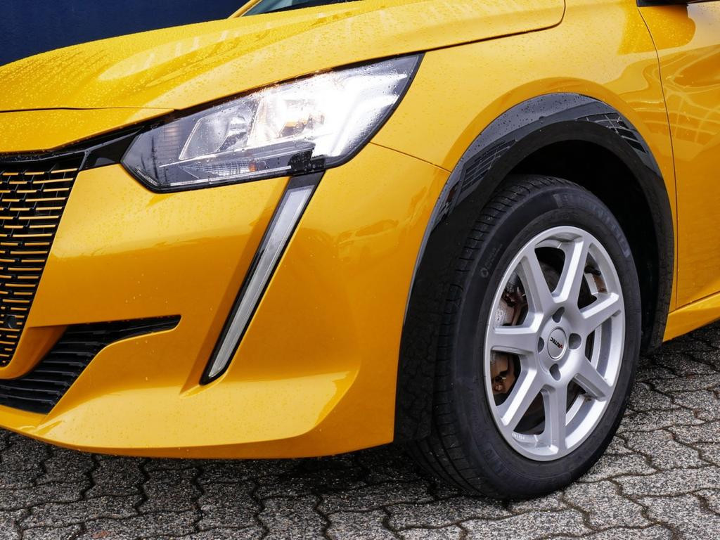Peugeot e-208
