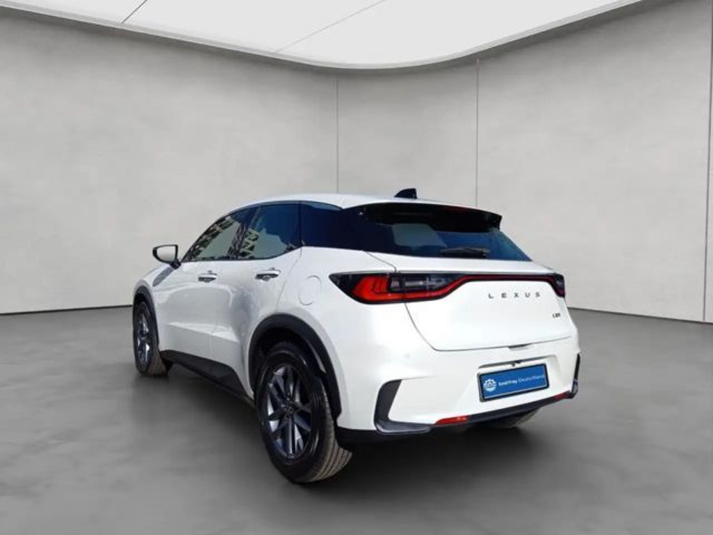 Lexus LBX
