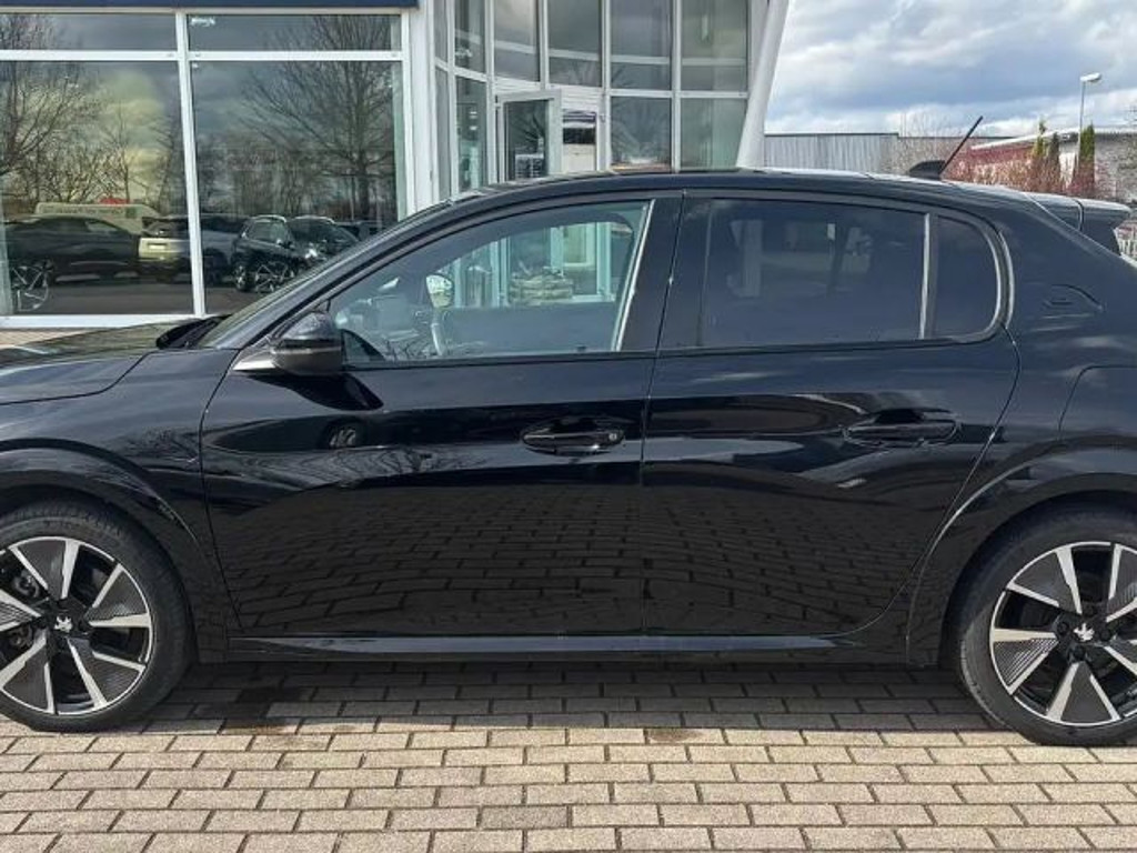 Peugeot e-208