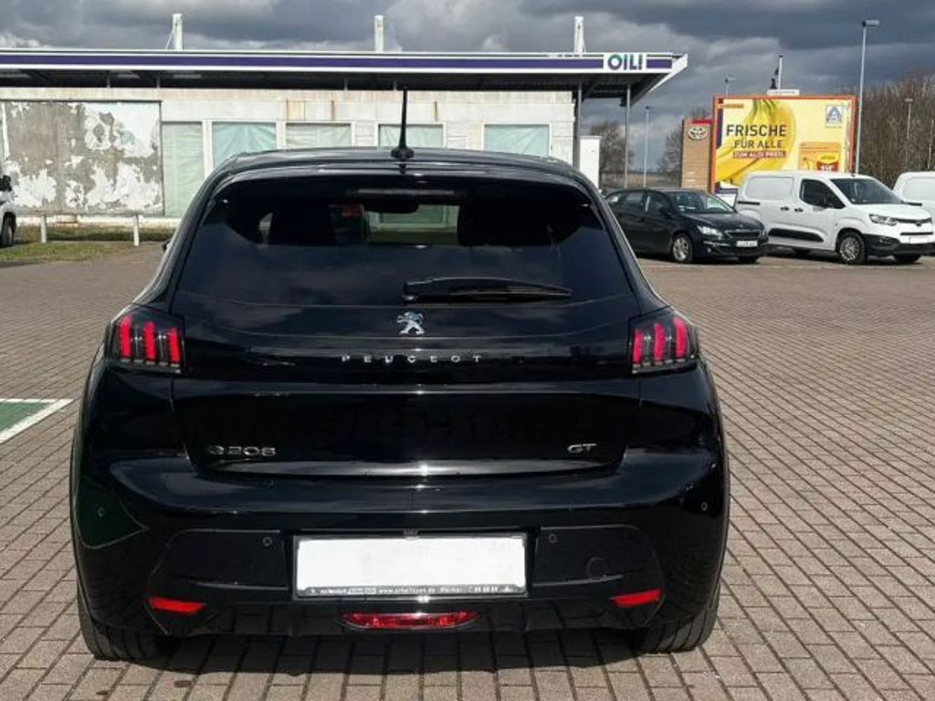 Peugeot e-208