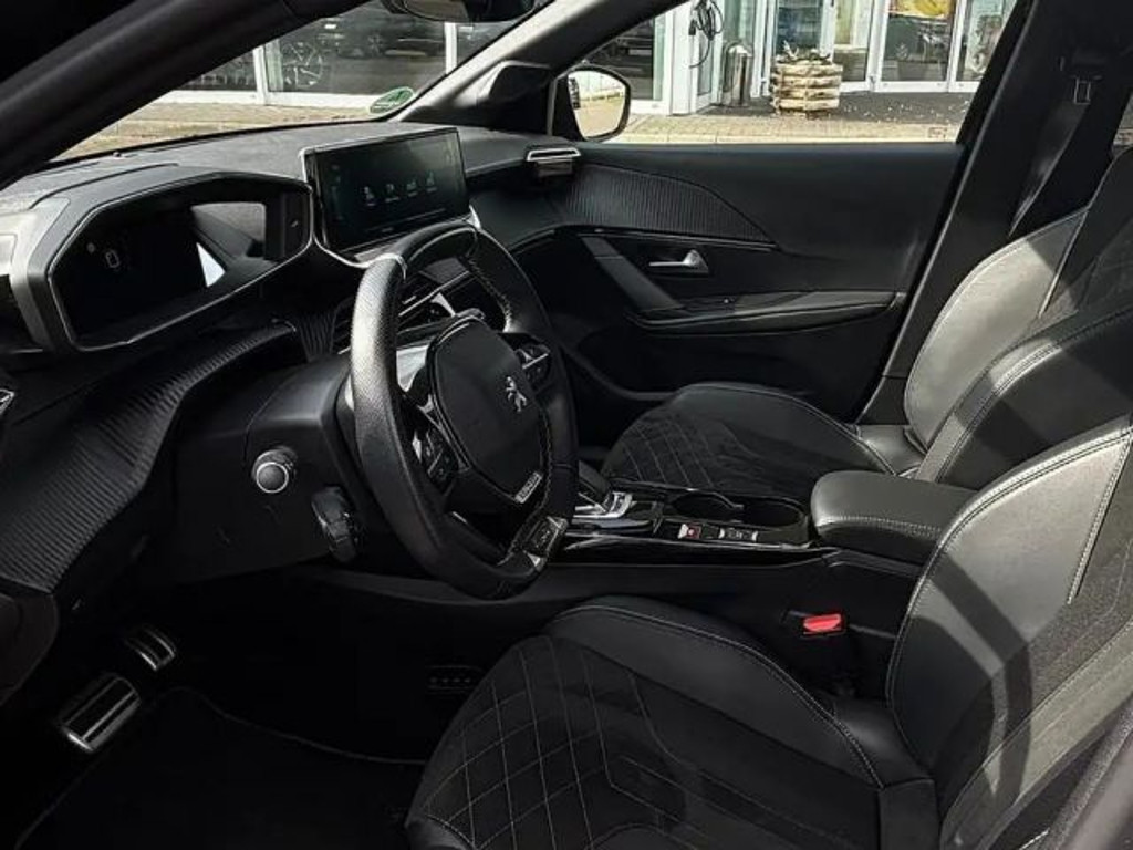 Peugeot e-208