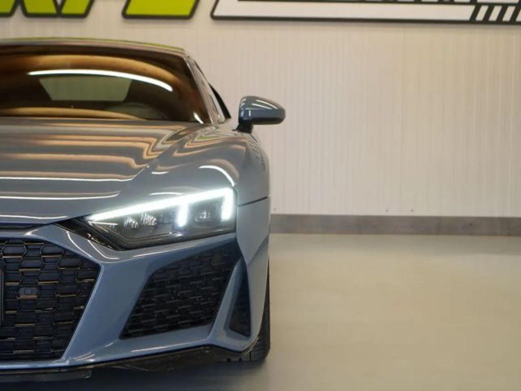 Audi R8