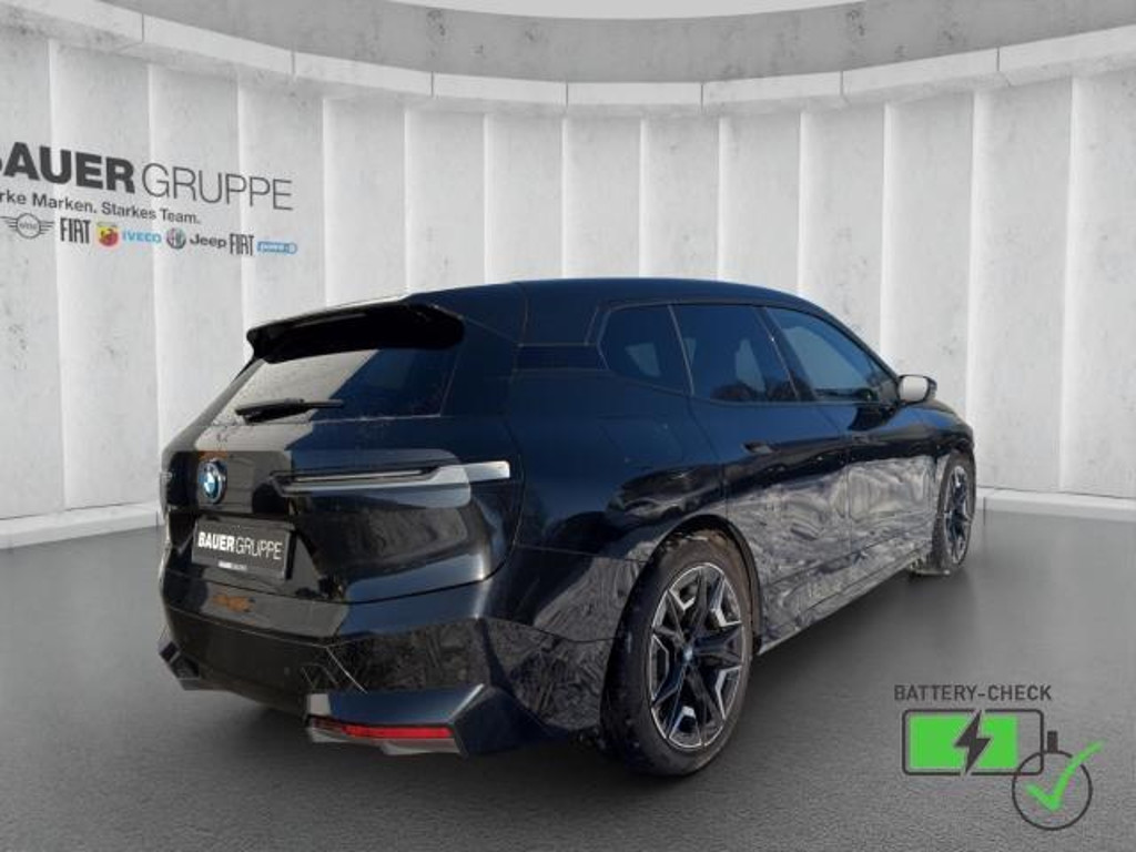 BMW iX
