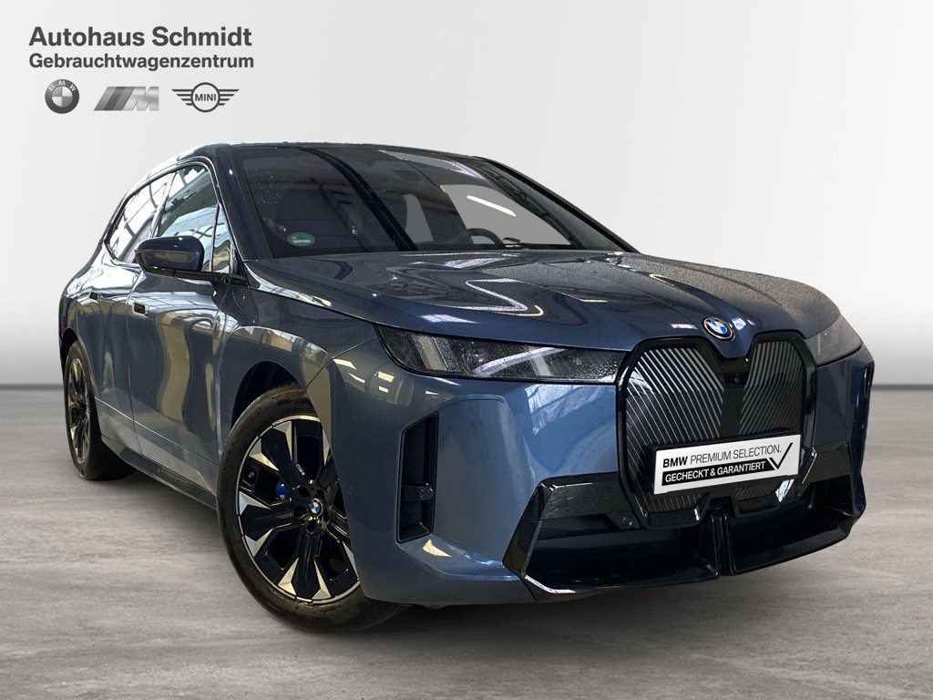 BMW iX