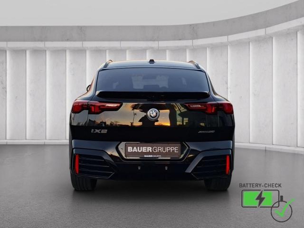 BMW iX2