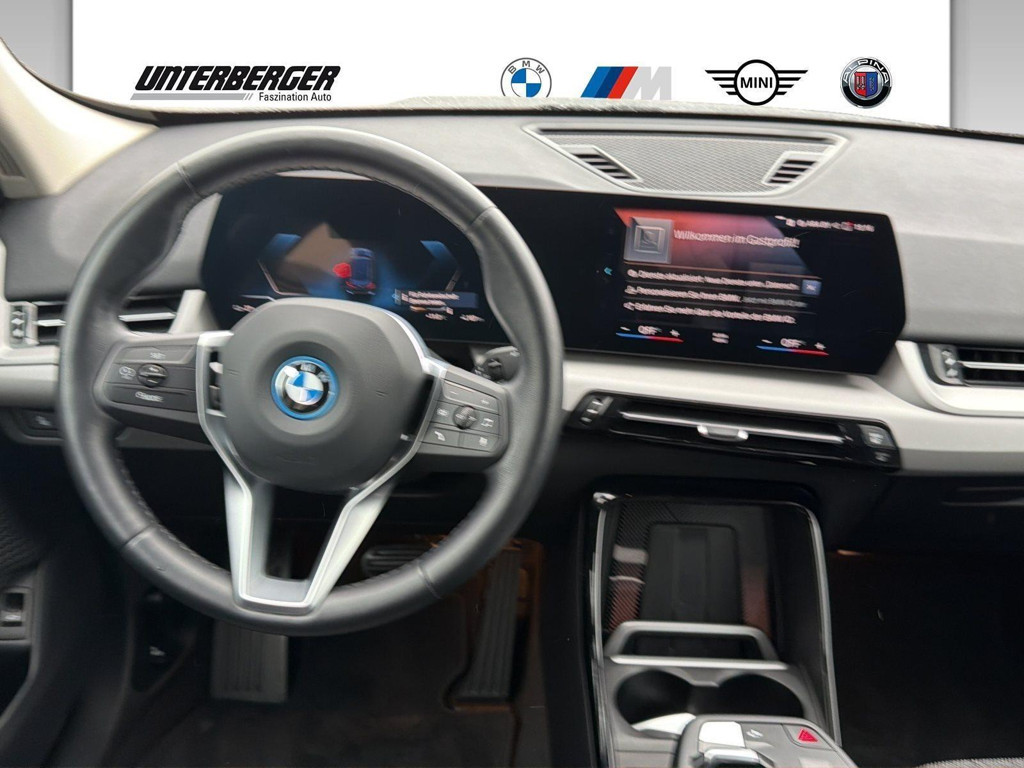BMW iX1