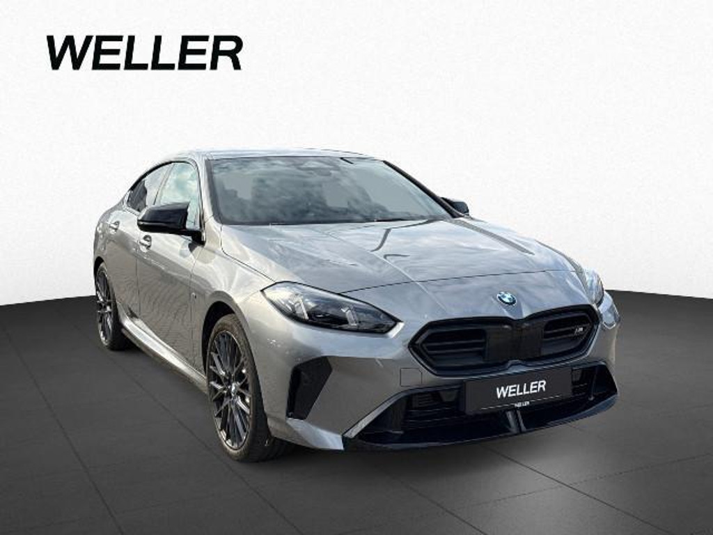 BMW M235