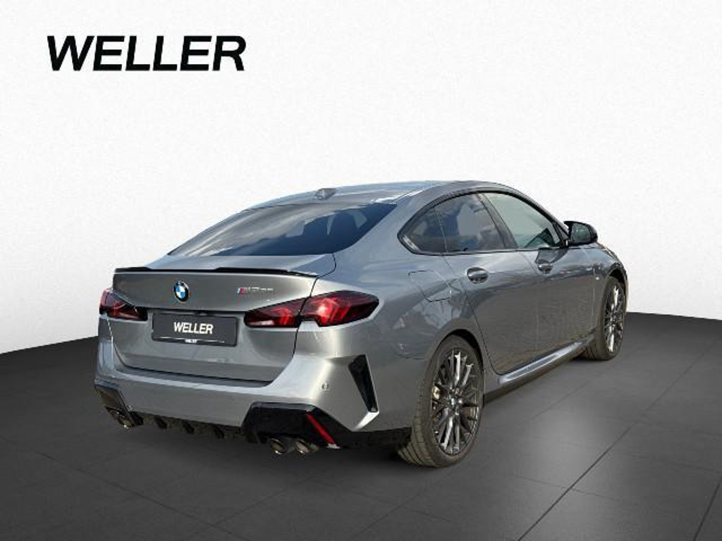 BMW M235