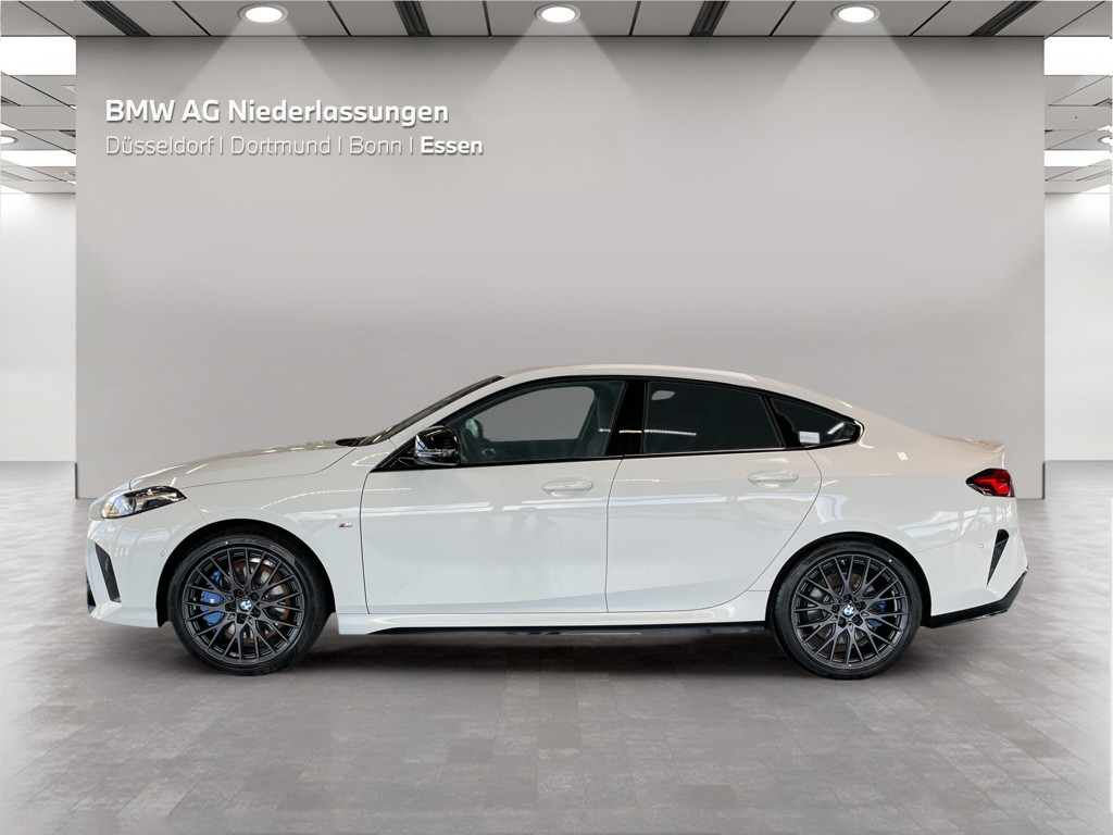 BMW M235