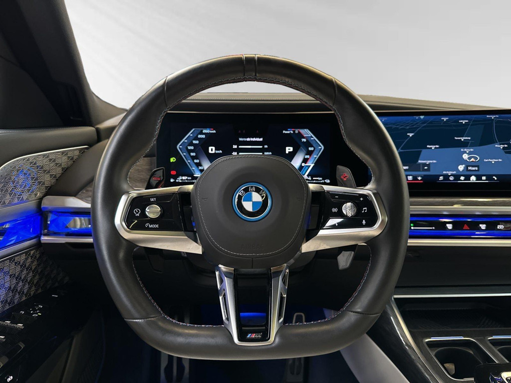 BMW M760