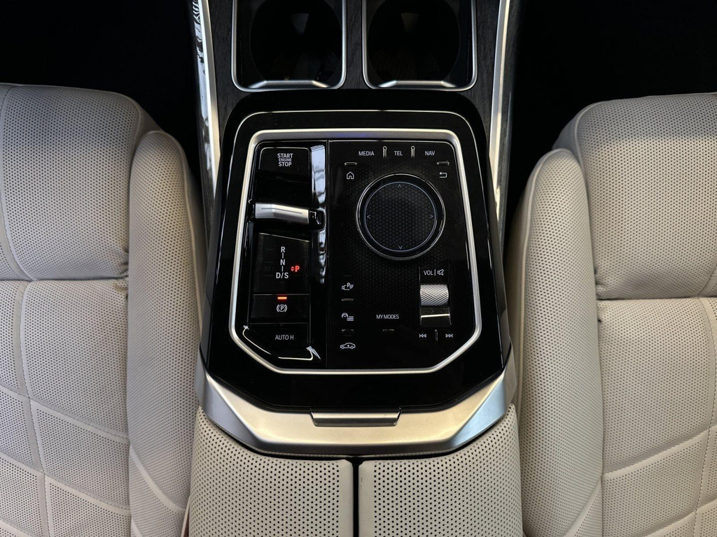 BMW M760