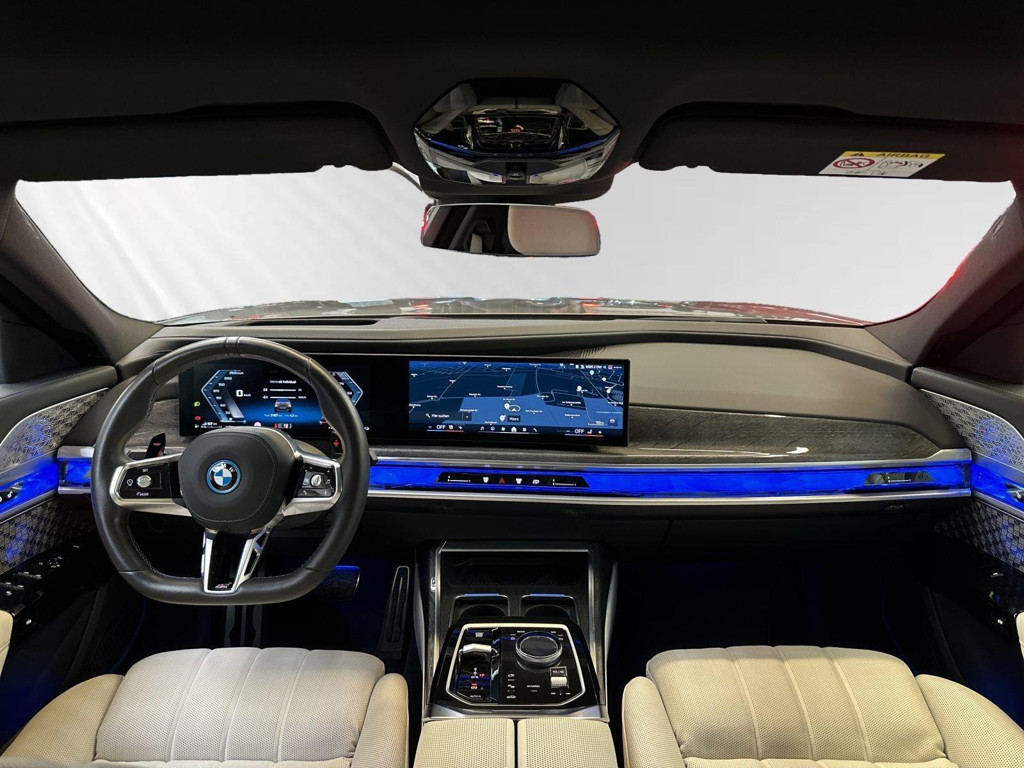 BMW M760