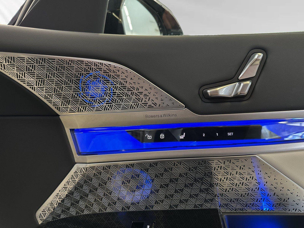 BMW M760