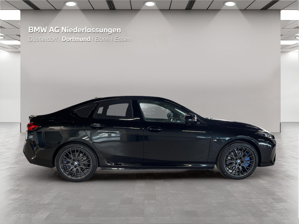 BMW M235