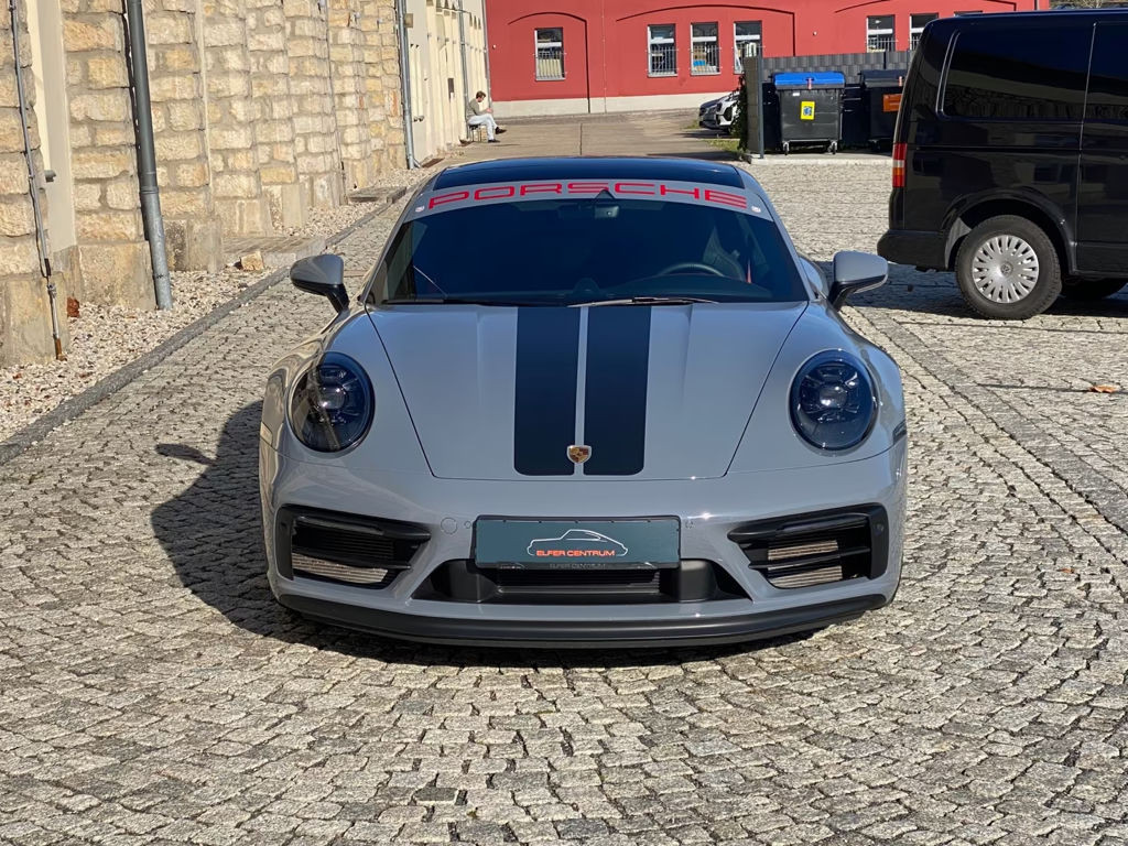 Porsche 992