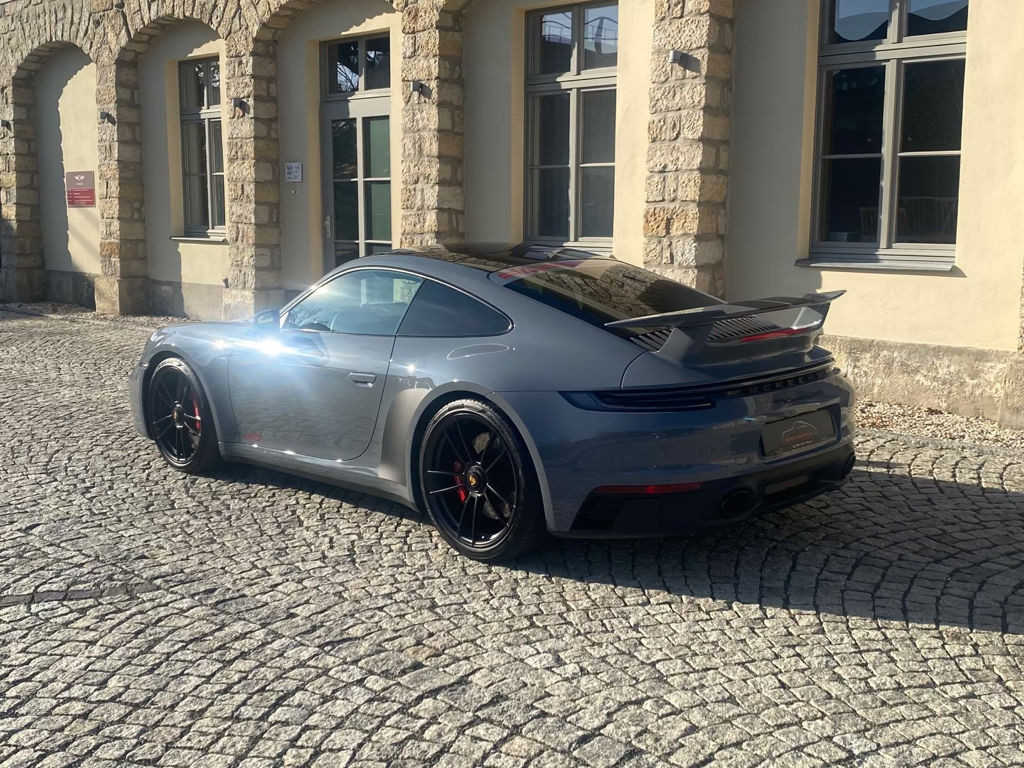 Porsche 992