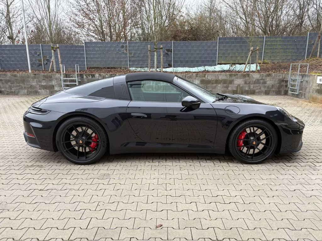 Porsche 992